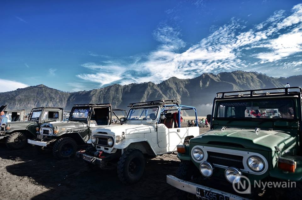 Sewa Mobil Jeep di Bromo Nyewain