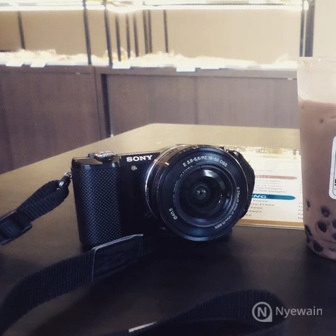 Sewa Kamera Sony A5000 Jabodetabek – Nyewain